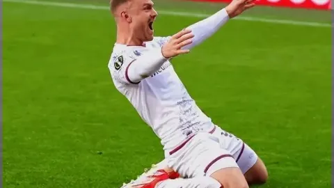 “丹麥女足小組賽1分驚險擊敗中國，旺斯高補時進球決定勝負”