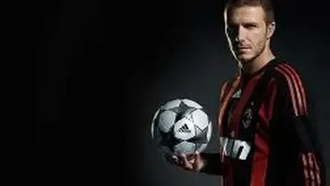 荣耀巅峰之战：26胜19冠荣耀！澳超精粹五星将领能否逆转胜？